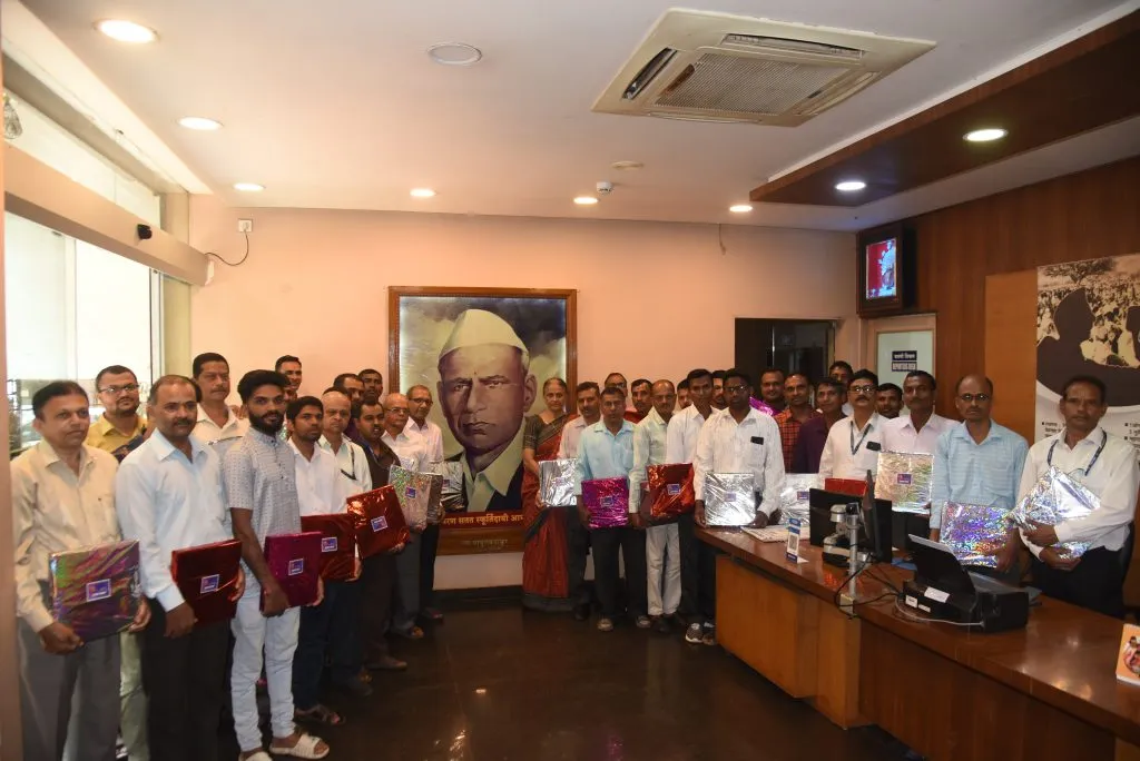 Labor Day felicitation at ‘Tarun Bharat’ office