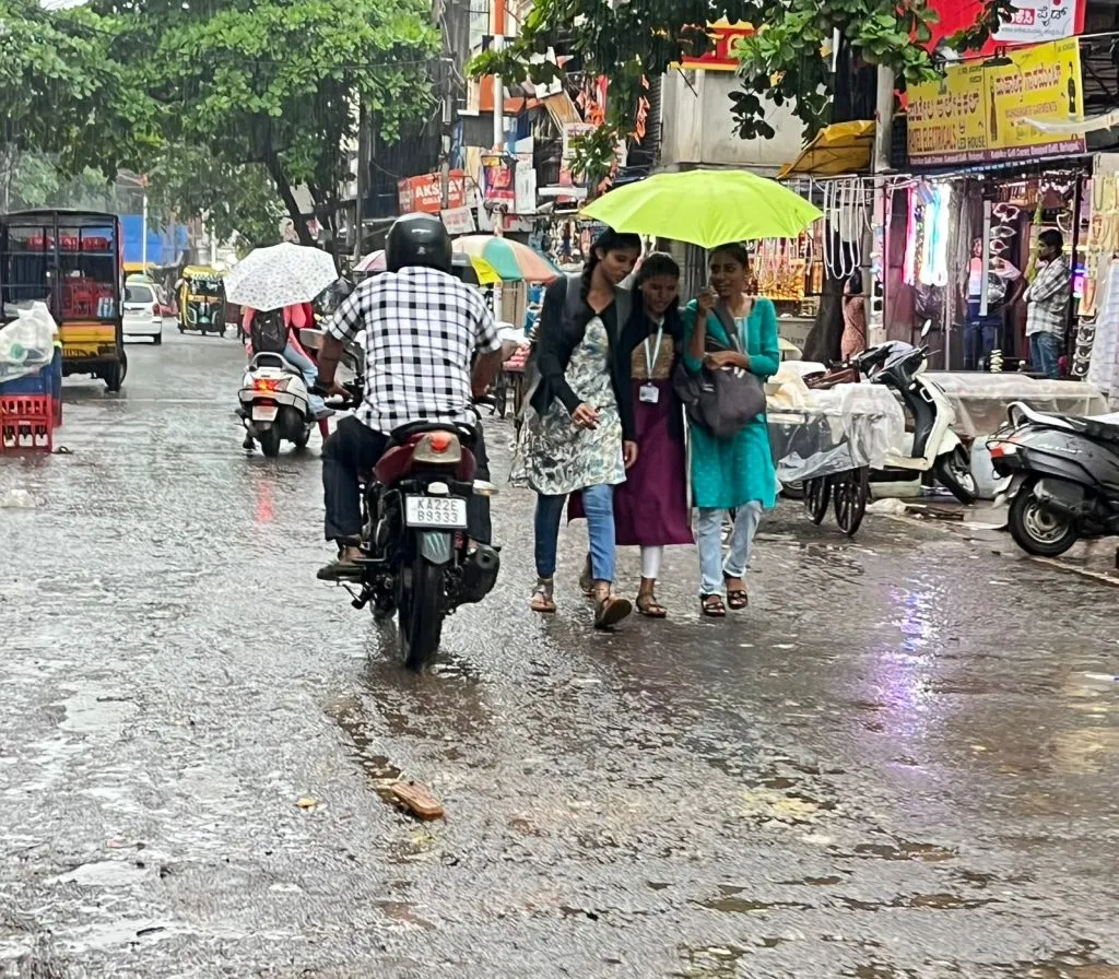 Unseasonal rains in urban and rural areas