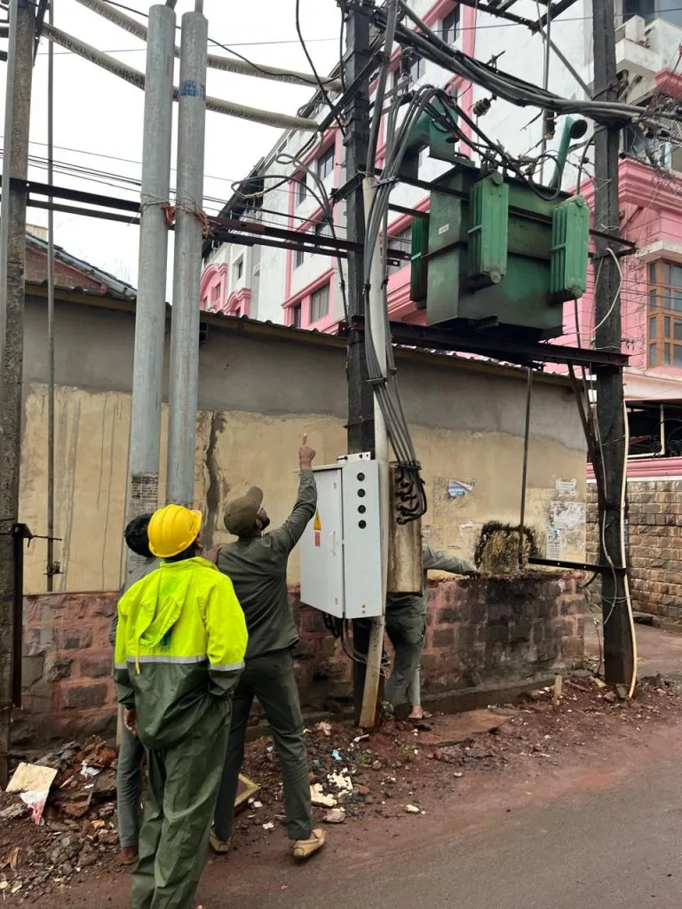 Three-thirteenth of the electricity system in the city