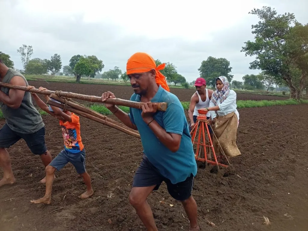 Farmers in Ballari Nala area rush to sow due to flood fears