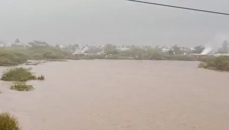 फलटण, माणमध्ये पावसाने दाणादाण Rain wreaks havoc in Phaltan and Maan