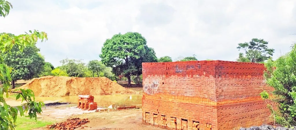 Pre -monsoon rains hit the business