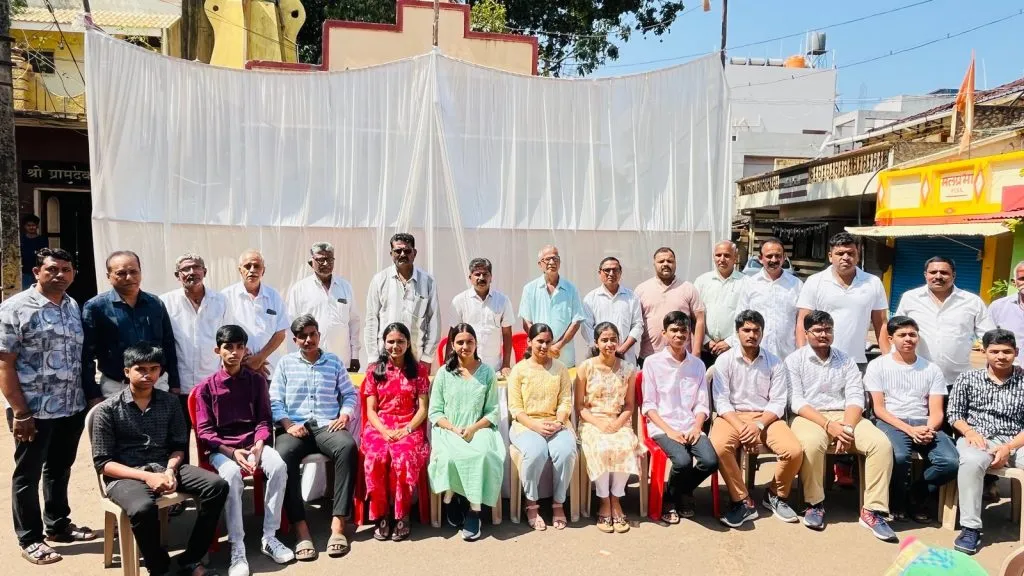 अनगोळ येथील गुणवंत विद्यार्थ्यांचा सत्कार Meritorious students from Angol felicitated