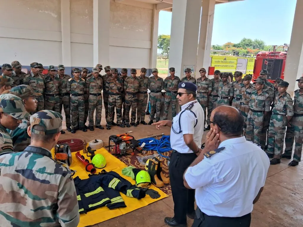 अग्निवीर प्रशिक्षणार्थींना अग्निशमनचे प्रशिक्षण Firefighting training for Agniveer trainees