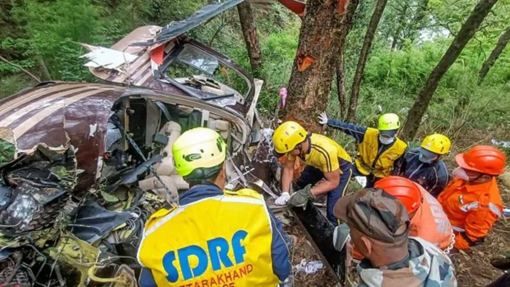 6 killed in helicopter crash in Uttarakhand