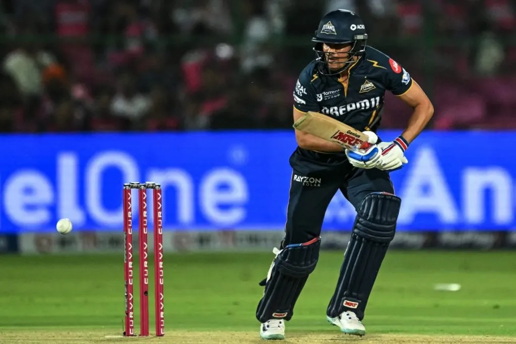 रोमांचक सामन्यात गुजरातचा मुंबईवर विजय Gujarat beat Mumbai in a thrilling match