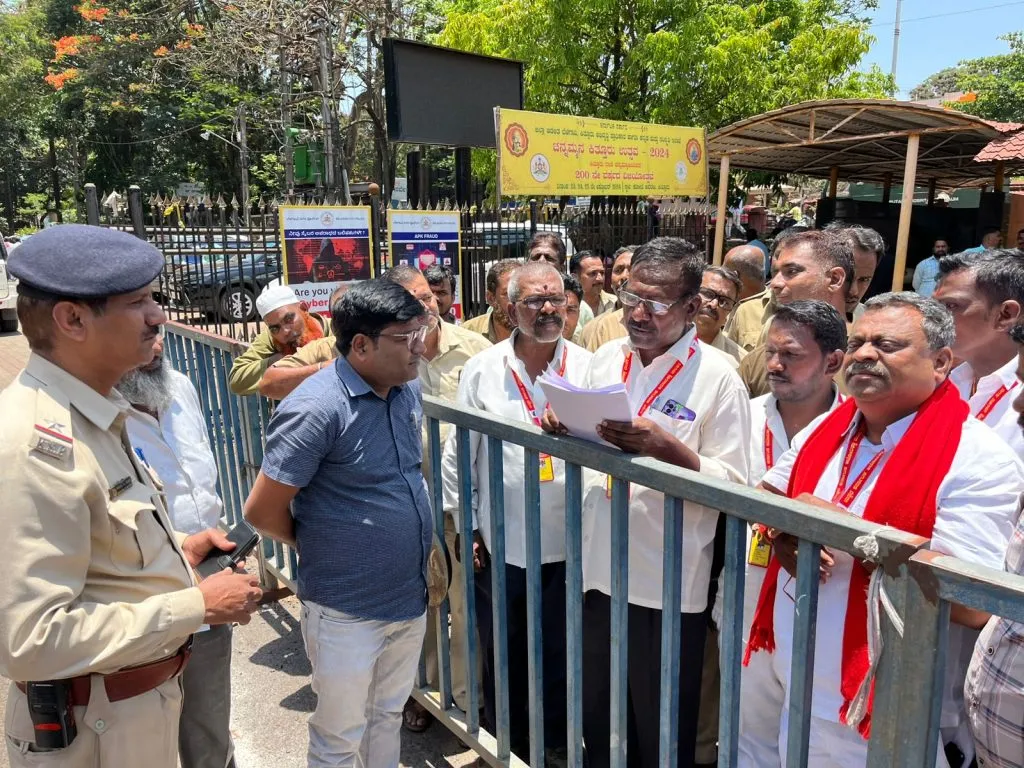 Stop the two-wheeler and four-wheeler transportation services running through the app.