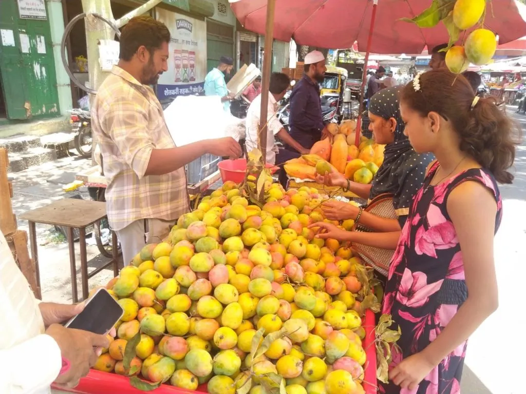 Fruit prices soar due to the scorching heat