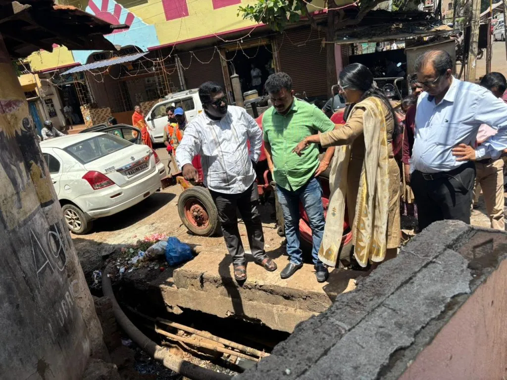 शहापूर, खासबाग येथील समस्यांची मनपाकडून पाहणी Municipal Corporation inspects problems in Shahapur, Khasbagh