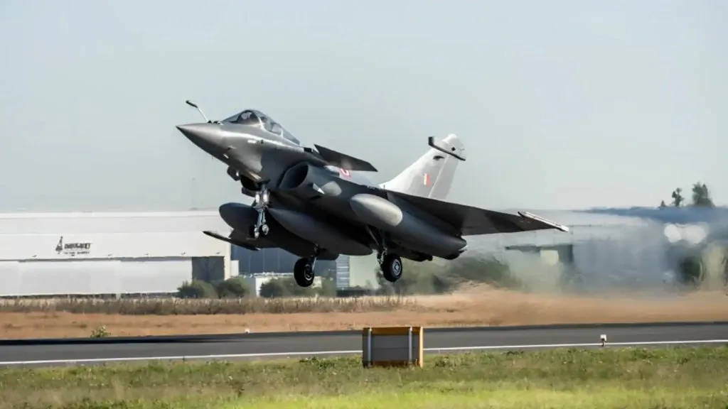 राफेल, जॅग्वार, मिराजने दाखवली ताकद Rafale, Jaguar, Mirage showed their strength