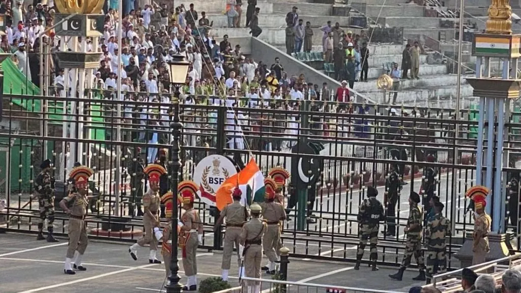 Handshakes banned at Attari-Wagah border