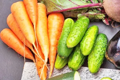 Carrots, cucumbers and juicy fruits are preferred in the increasing heat