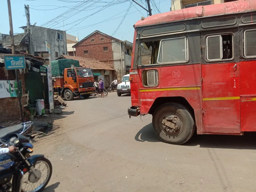 ग्रामीण भागात वाहतुकीला शिस्त कधी लागणार? When will traffic discipline be enforced in rural areas?