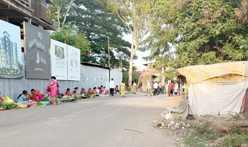 कळंबा उपनगराला प्रतीक्षा भाजी मंडईची Kalamba suburb awaits a vegetable market