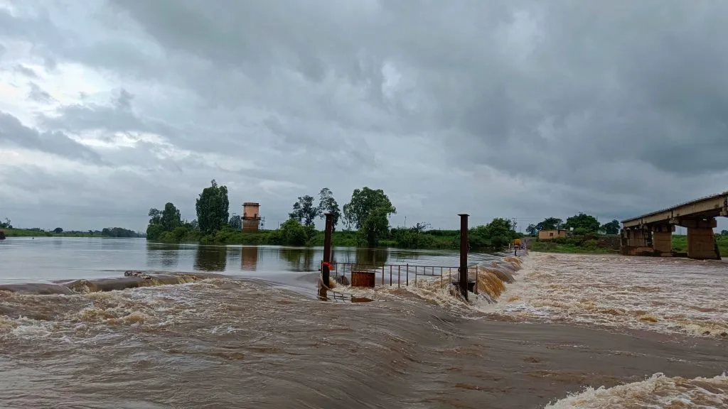 Due to the continuous rainfall, the people of Kolhapur are in distress