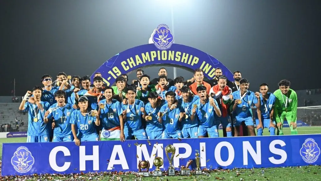 यू-19 सॅफ चॅम्पियनशिपमध्ये भारतीय संघ अजिंक्य Indian team undefeated in U-19 SAFF Championship