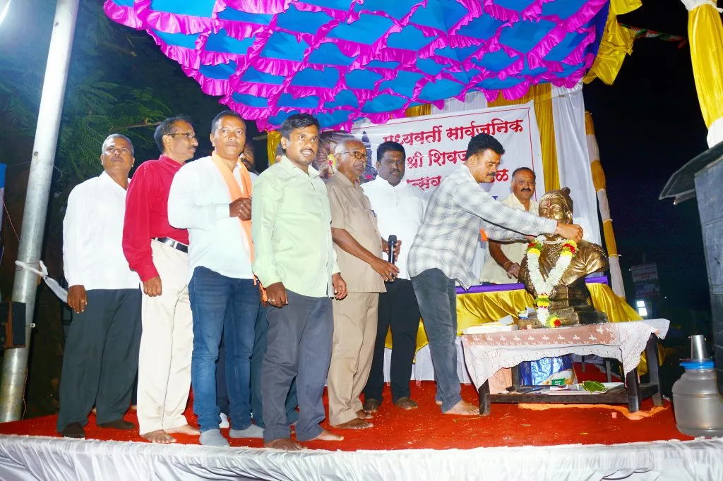 शहापुरात वैभवशाली चित्ररथ मिरवणूक Magnificent chariot procession in Shahapur