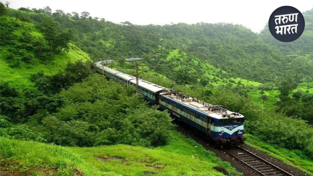 incident youth dying konkan Railway Accident mangala express