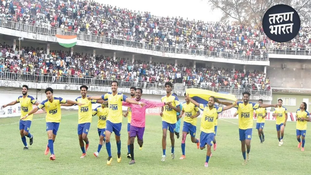 नहीं किसी से कम…. PTM चे 4 स्पर्धा जिंकून फुटबॉल हंगामावर वर्चस्व, 5 लाखांचे मानकरी He also deposited a prize Rs 5 lakh account from four competitions