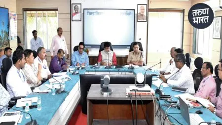 आपत्ती काळात प्रशासनाने सतर्क रहावे, Uday Samant यांच्या अधिकाऱ्यांना सूचना Uday Samant advised agencie remain alert work during disasters