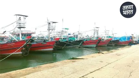 Ratnagiri News: यांत्रिक नौकांना 1 जून ते 31 जुलैपर्यंत मासेमारी बंदी, नियमावली जाहीर Fishermen violation laws during ban period liable to action ratnagiri