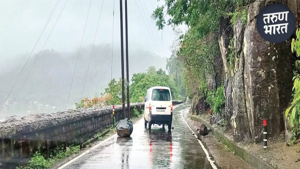 Rock collapses Panhala main road Zakat Naka building dangerous