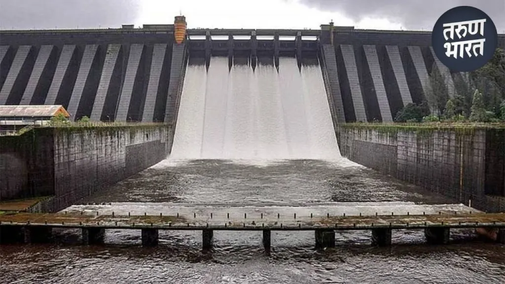 Sangli Rain Update : कोयना, वारणेतून विसर्ग बंद, कृष्णेची पाणीपातळी वाढली continuous rains district have created extreme humidity in sangli
