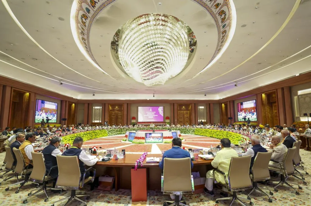 ‘टीम इंडिया’सारखे काम करा! Work like 'Team India'!