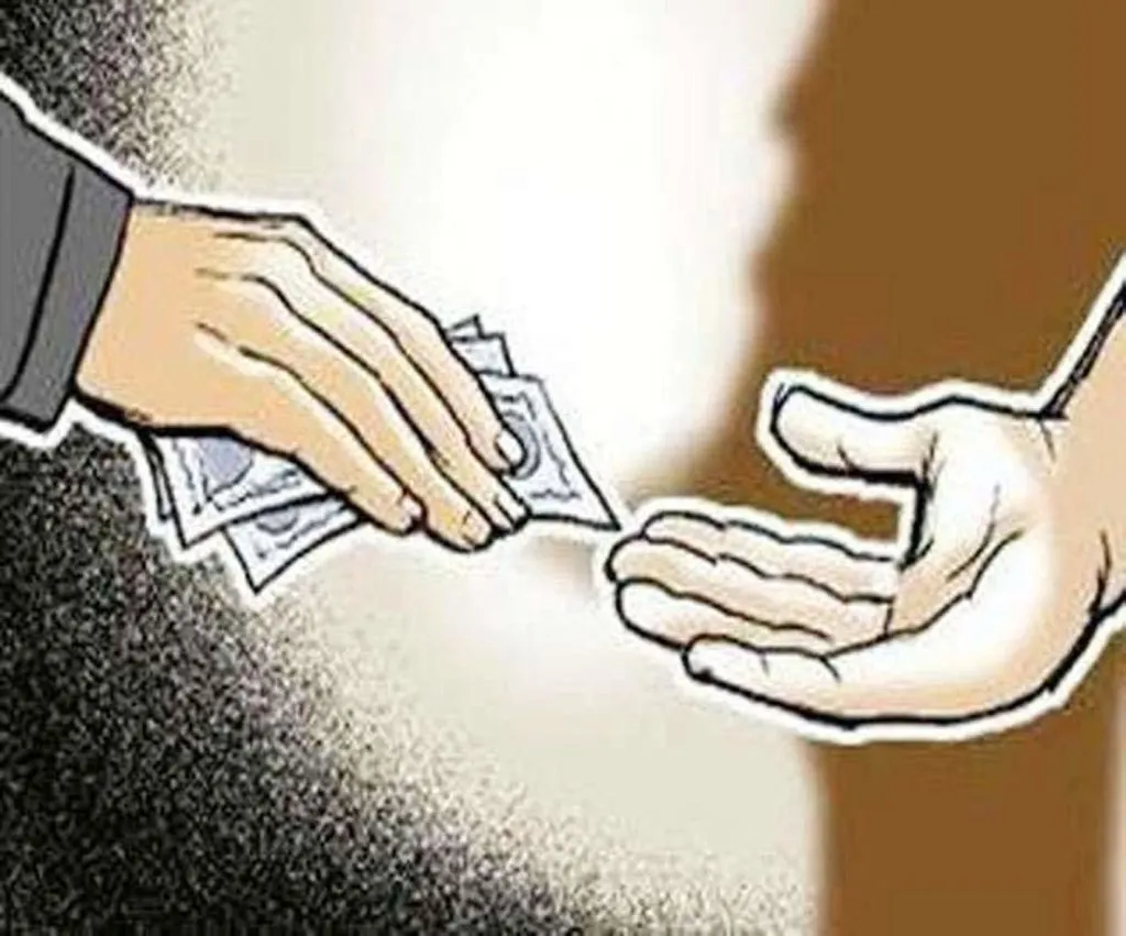 महिला-बालकल्याण खात्याच्या कार्यालयात ‘लोकायुक्त’ छापा 'Lokayukta' raids the office of the Women and Child Welfare Department