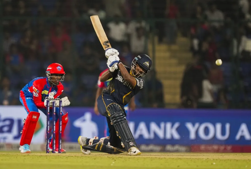 Gujarat enters playoffs after defeating Delhi