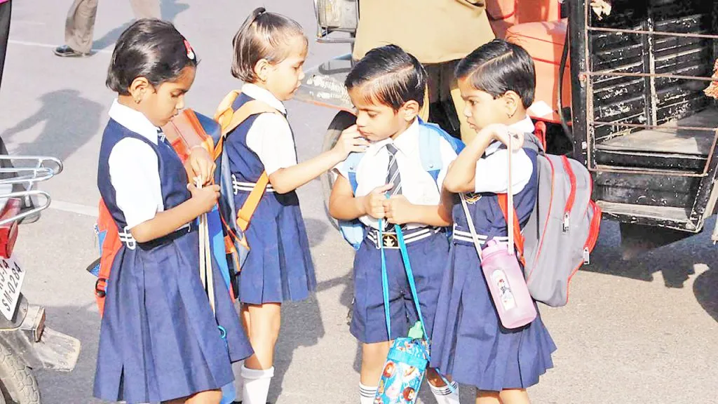 शाळेच्या पहिल्या दिवशी विद्यार्थ्यांचे होणार स्वागत Students will be welcomed on the first day of school.