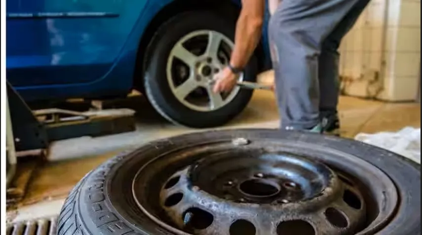 पंक्चर व्यवसायात नवी यंत्रे, नवतंत्रज्ञान New machines and technology in the puncture repair business