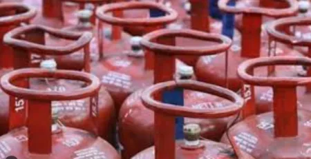 Raid on an illegal gas filling center for vehicles