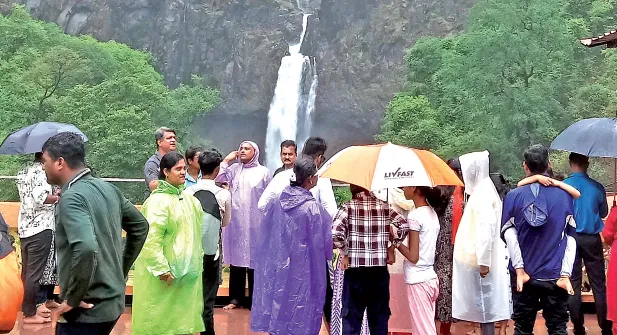 Marleshwar pilgrimage site attracting tourists