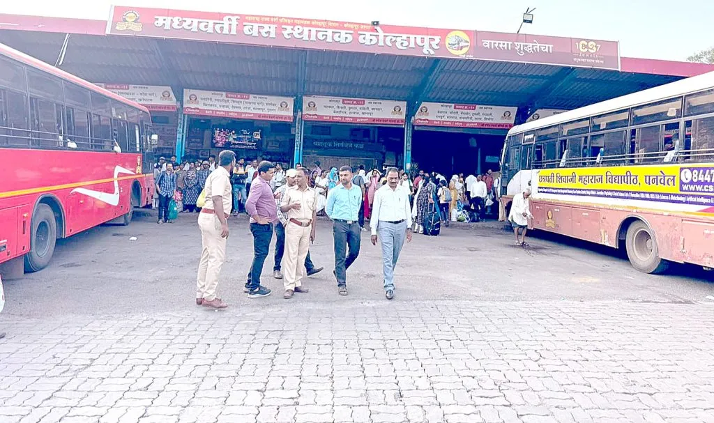 बसेसचा खडखडाट थांबवा Stop the rattling noise of the buses