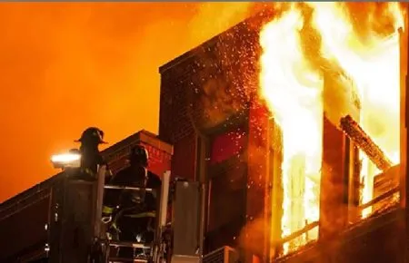 17 people, including eight children, die in Hyderabad fire