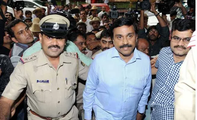 आमदार जनार्दन रेड्डीना 7 वर्षांचा कारावास MLA Janardhan Reddy sentenced to 7 years in prison