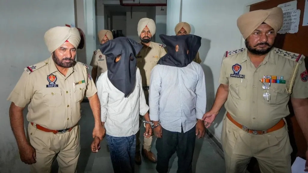 Two Pakistani spies arrested in Punjab