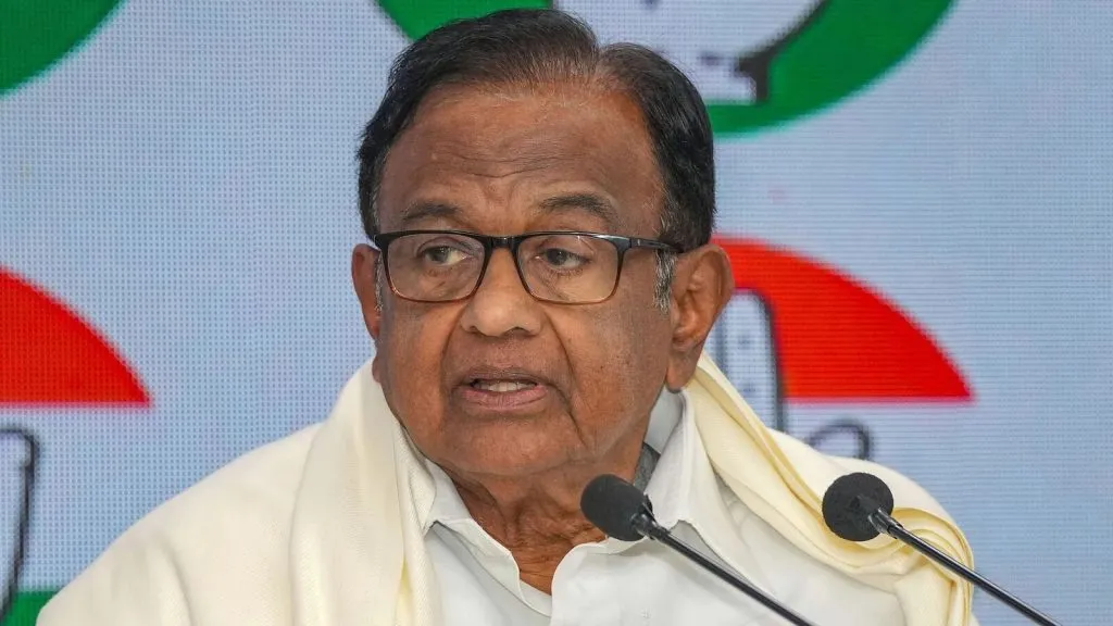 Chidambaram praises Modi's 'war' policy