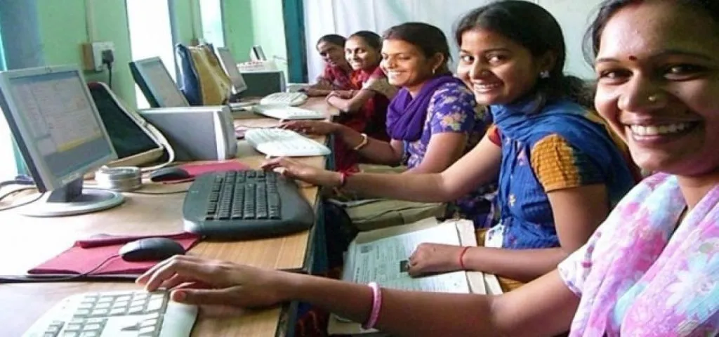 Percentage of women among registered workers rises to 60