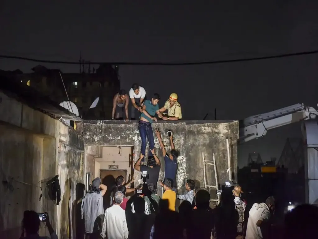 15 people killed in hotel fire