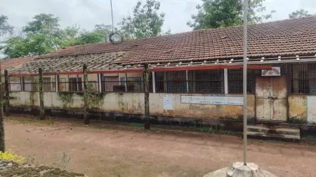 घोटगेवाडी प्रशालेची इमारत मोजतेय अखेरच्या घटका