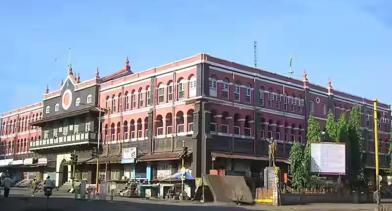 शहरात 74 इमारती धोकादायक 74 buildings in the city declared dangerous