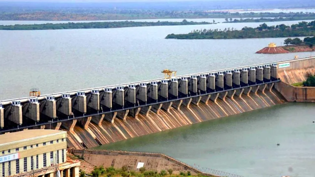 अलमट्टी उंचीबाबत केंद्राकडे ठोस भुमिका मांडणार A firm stand will be presented to the Centre regarding the Almatti height issue