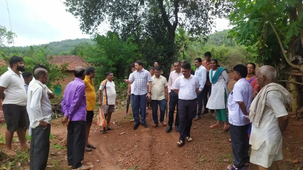 वेंगुर्ले परबवाडीतील डोंगर पायथ्याकडे जाणाऱ्या रस्त्याचा प्रश्न सोडवणार