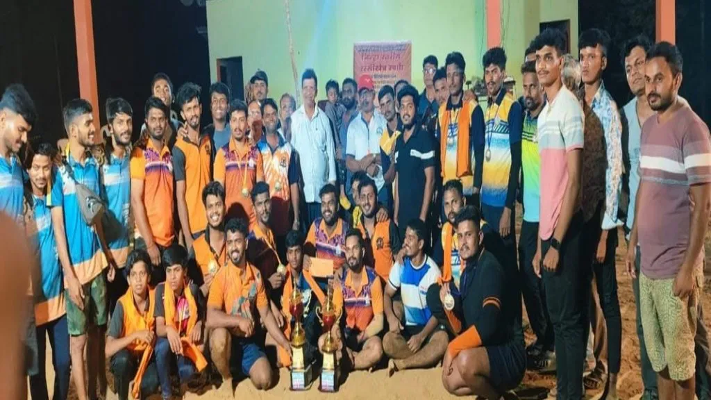 राज्यस्तरीय रस्सीखेच स्पर्धेत वेत्येच्या कलेश्वर संघाची बाजी