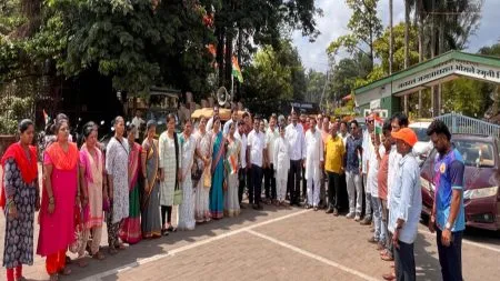 सैन्यदलाच्या समर्थनार्थ सावंतवाडीत शिवसेनेतर्फे तिरंगा रॅली