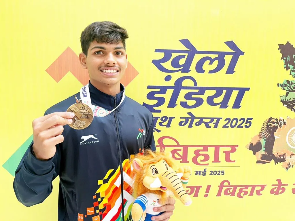 Sangli's Yash Khandagale wins gold in weightlifting