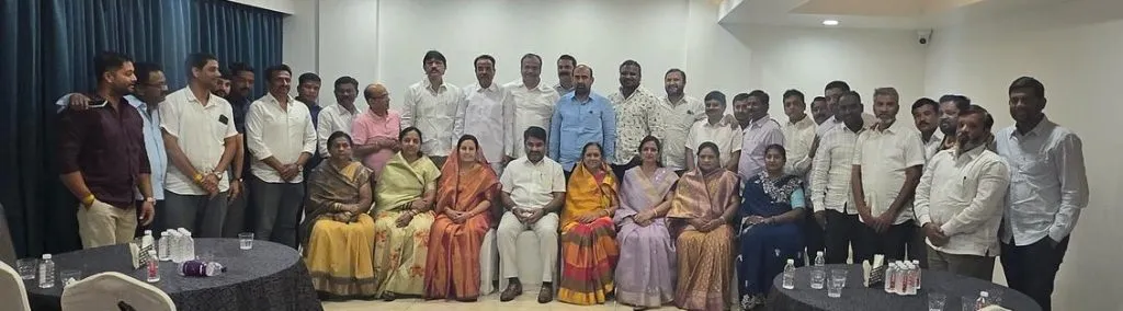 With 34 former corporators pledging support, the Congress alliance stands strong