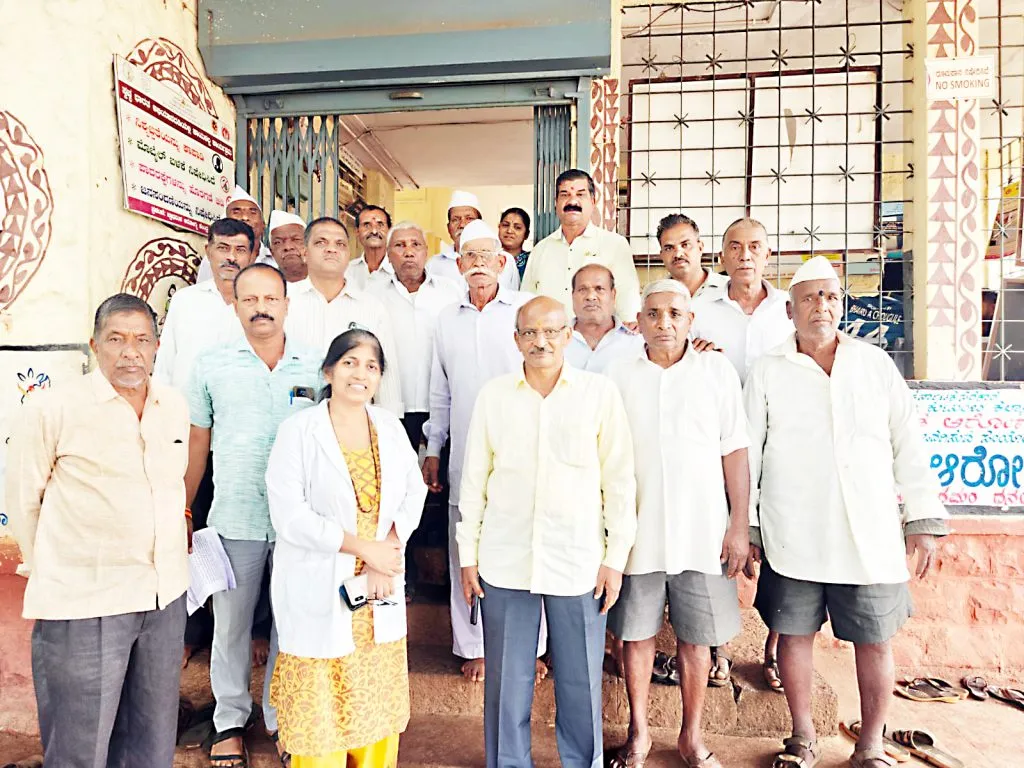 नागरिकांनी आरोग्यासंदर्भात काळजी घ्यावी Citizens should take care of their health.